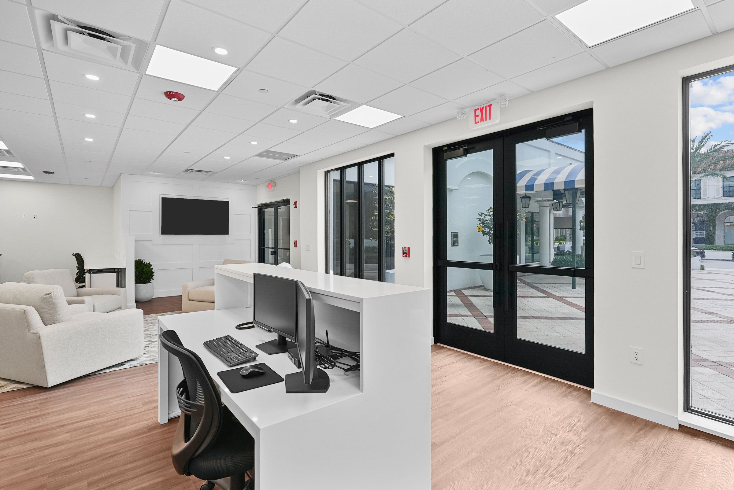Illustrated Properties | Palm Beach Office project view 19