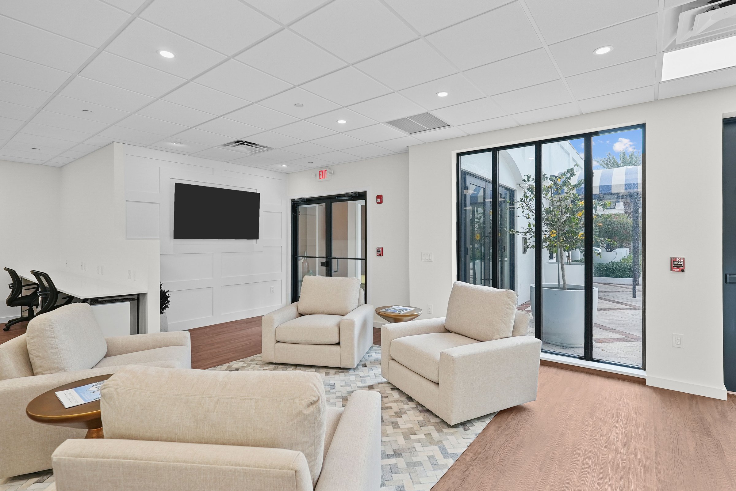 Illustrated Properties | Palm Beach Office project view 10